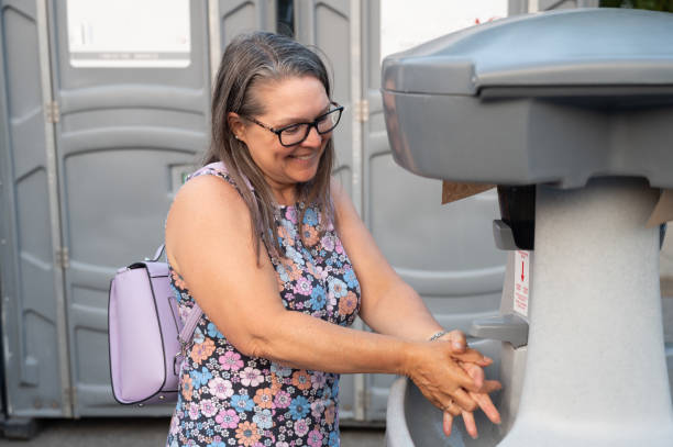 Portable Toilet Options We Offer in Santa Rosa Valley, CA